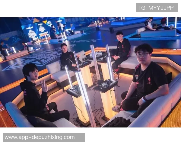 世界杯新闻和平精英战术解析：TES战队包夹体系的运用与优势分析